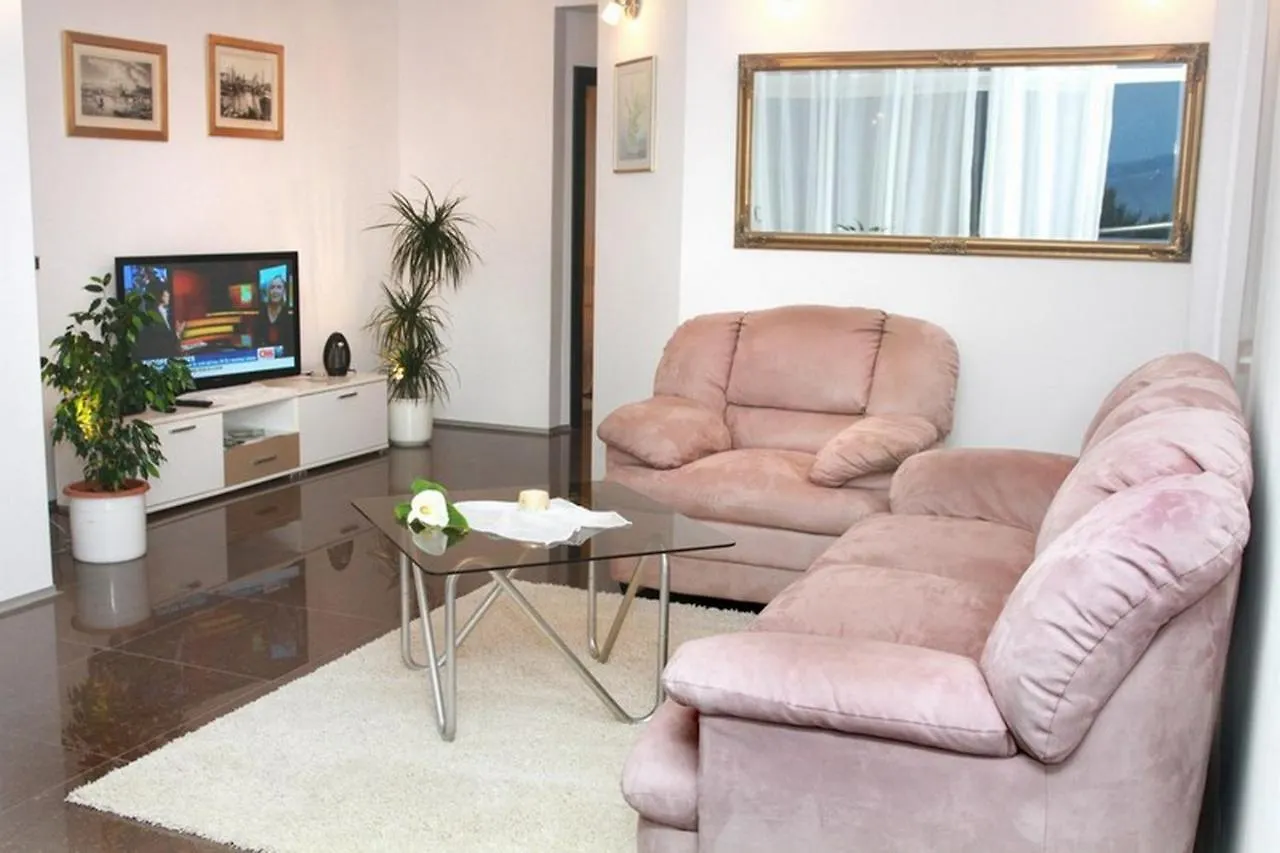 Villa Ombre Trogir 0*,  Croatia