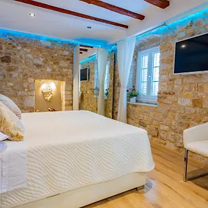 Pensionat & Stars Free Parking, Trogir