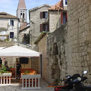Pensionat Roso, Trogir