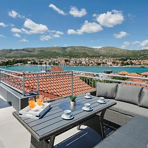 Lägenhet & Zaja, Trogir